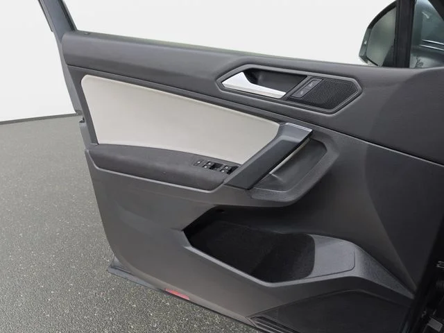 Used 2019 Platinum Gray Metallic Volkswagen 2.0T S image 27