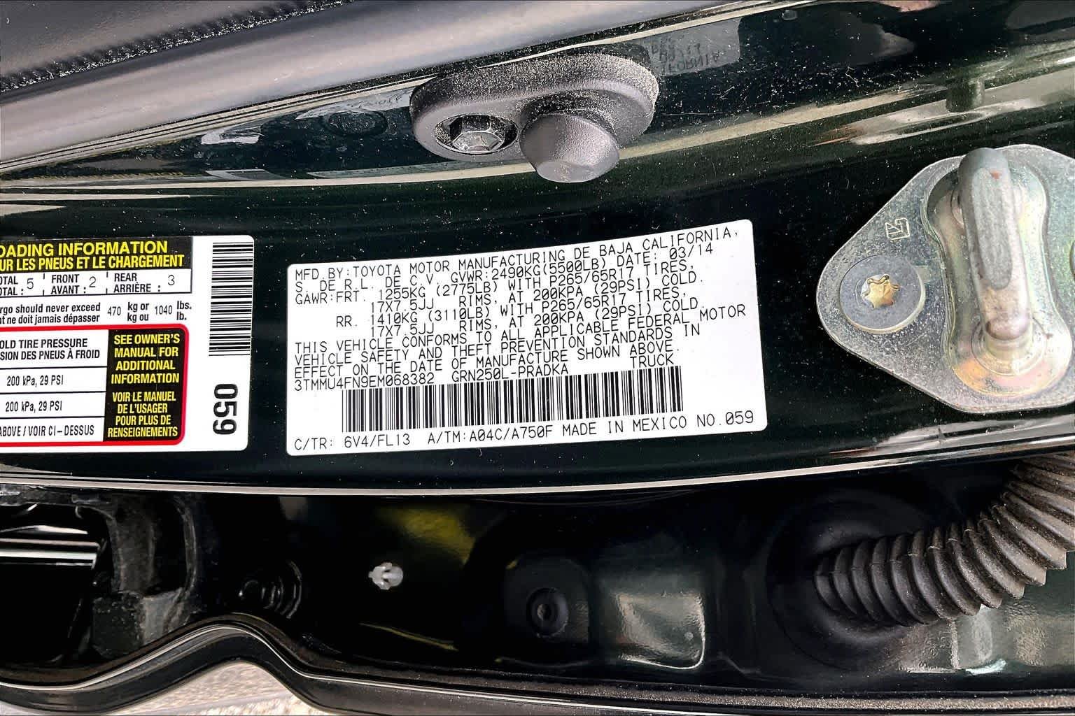 Used 2014 Spruce Mica Toyota  image 33