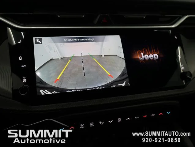 New 2026 Diamond Black Crystal Pearl-Coat Exterior Paint Jeep Limited image 16