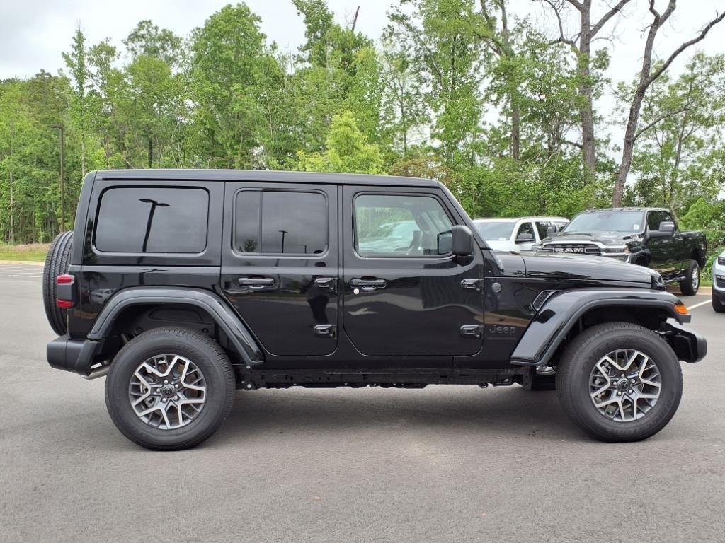Used 2025 Black Clearcoat Jeep Sahara image 20