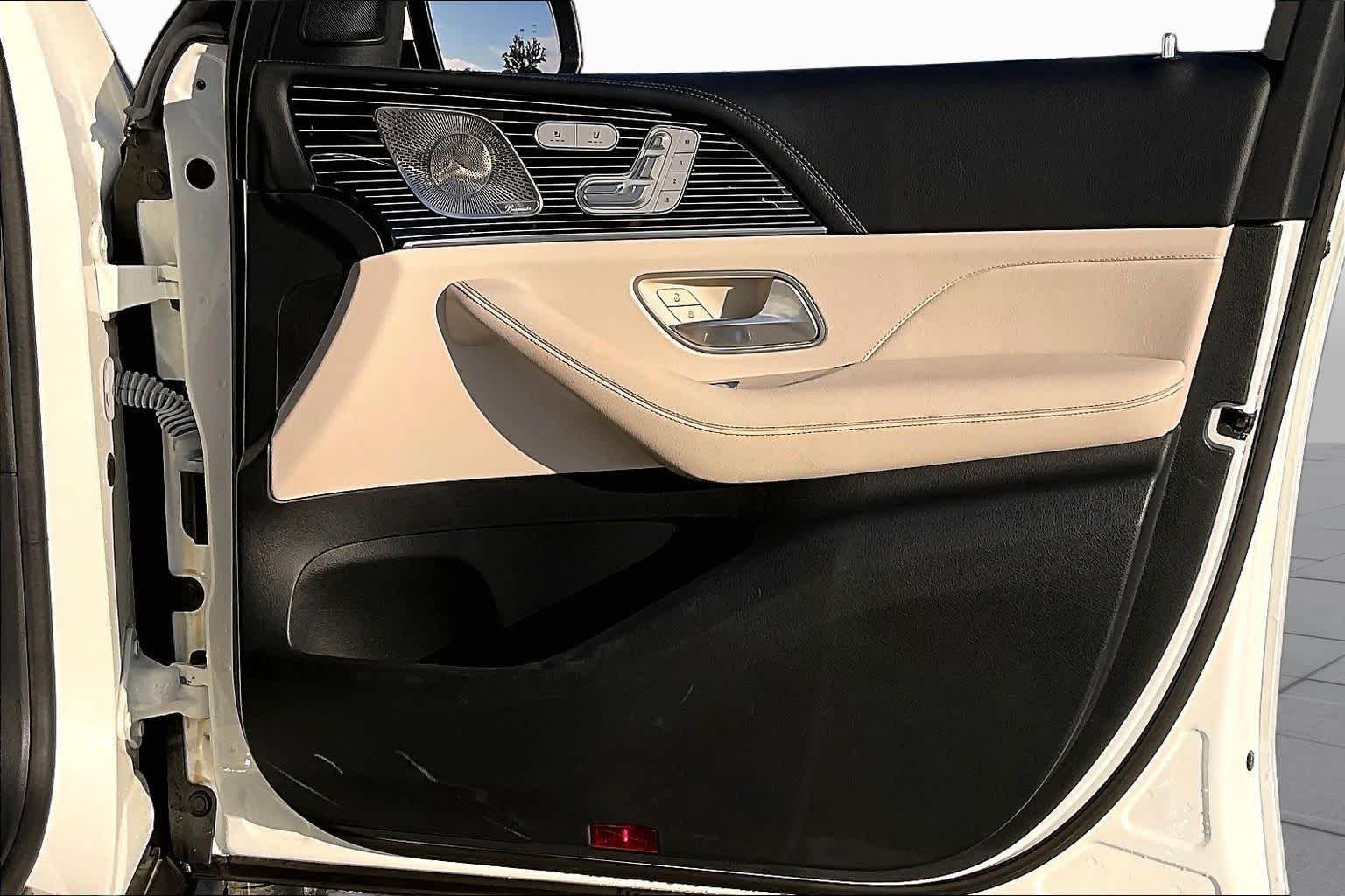 Certified Used 2024 MANUFAKTUR Diamond White Metallic Mercedes-Benz GLE 450e Plug-In Hybrid image 22