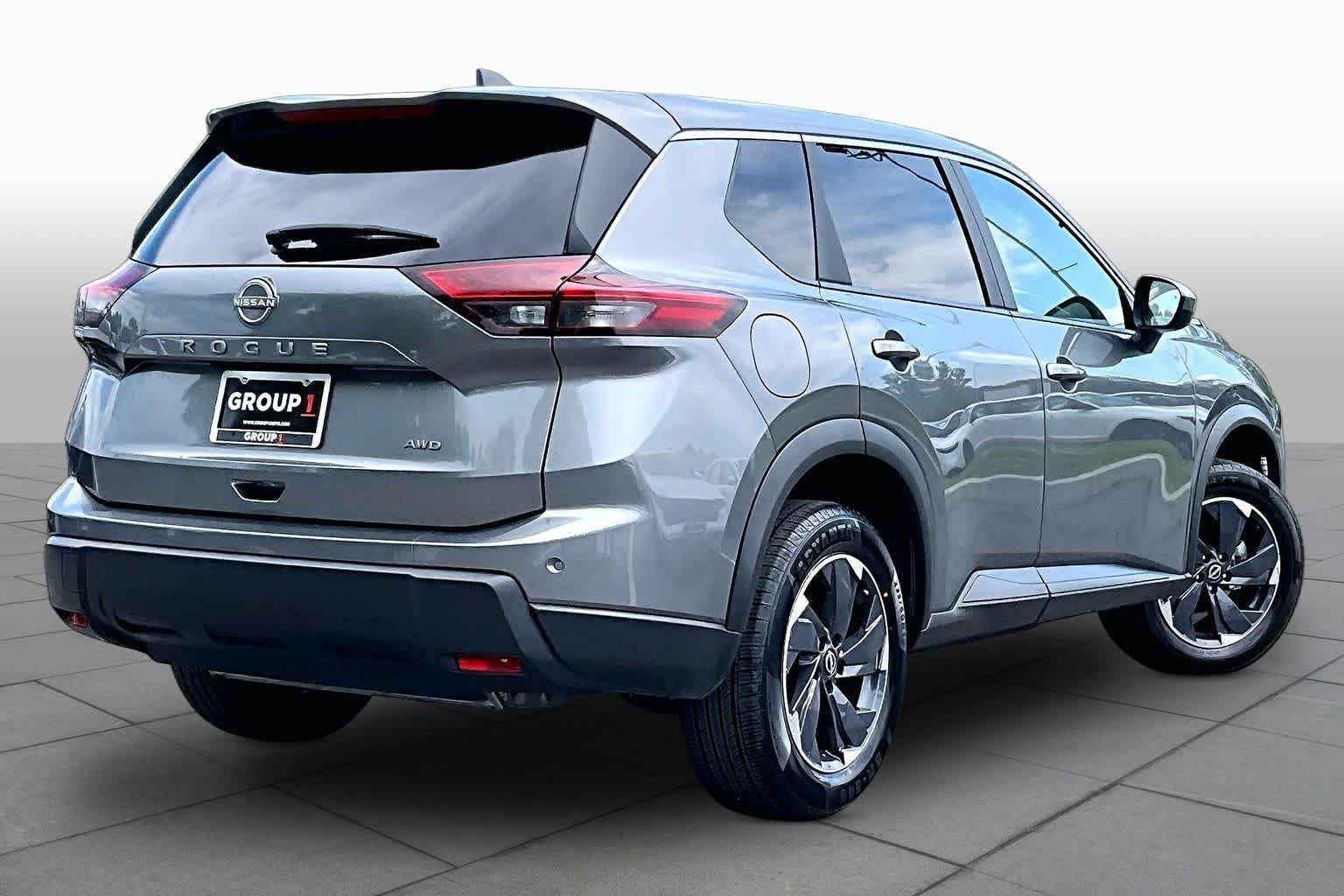 Used 2025 Gun Metallic Nissan SV image 13
