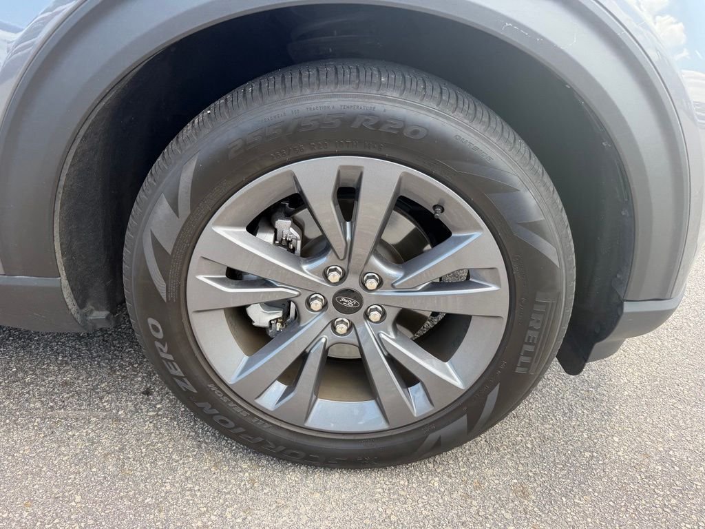 Used 2023 Gray Ford XLT image 4