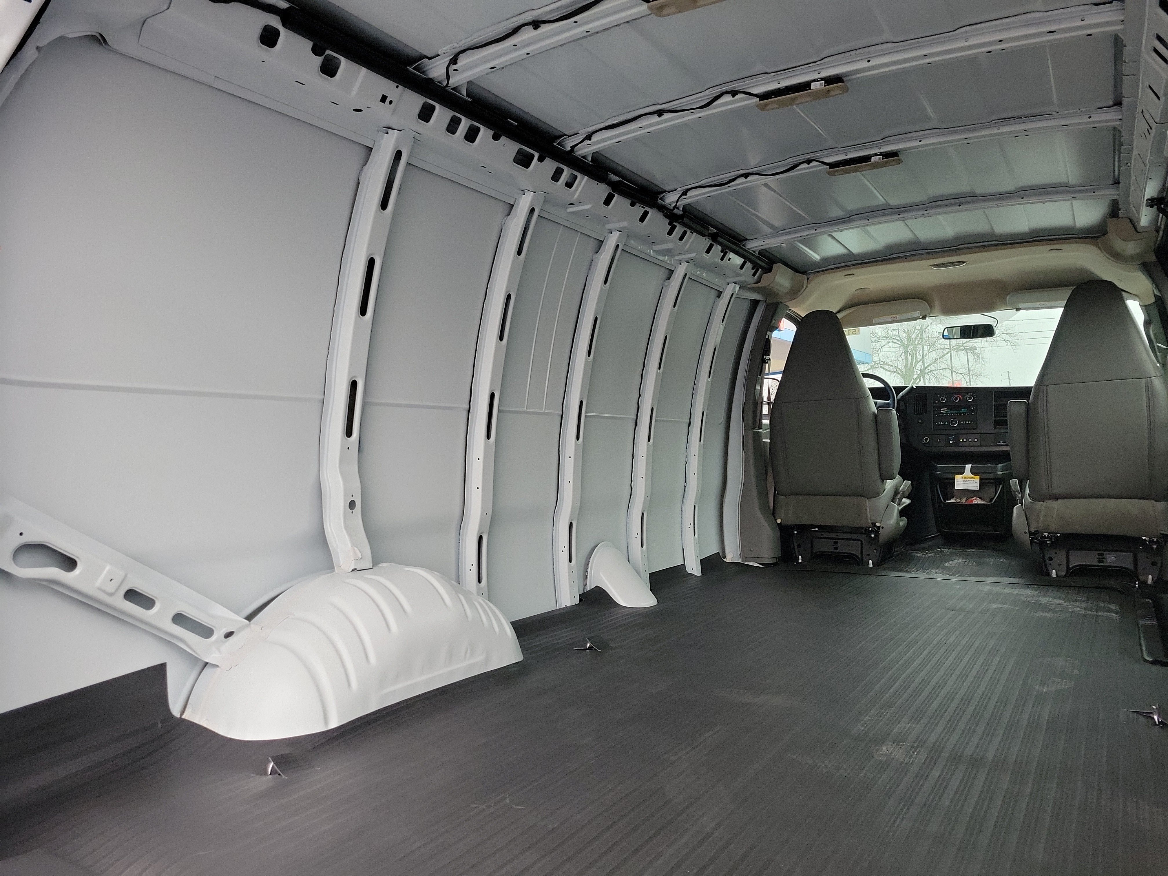 2025 Chevrolet Express Cargo Work Van - Photo 9
