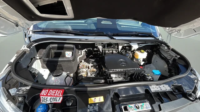 Used 2025  Mercedes-Benz NA image 39