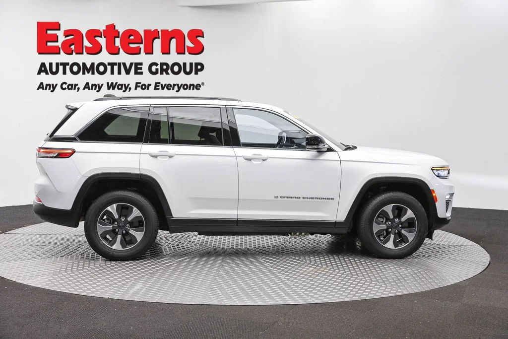 Used 2024 White Jeep 4xe image 4