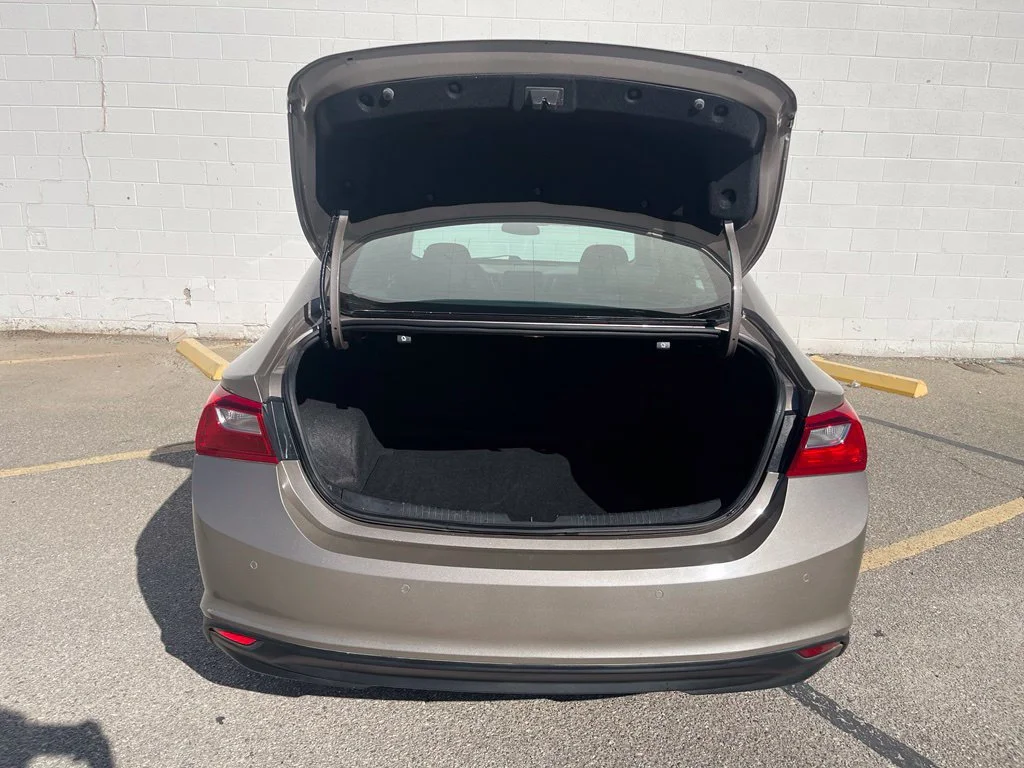 Used 2023 MINERAL GRAY METALLIC Chevrolet LT image 6