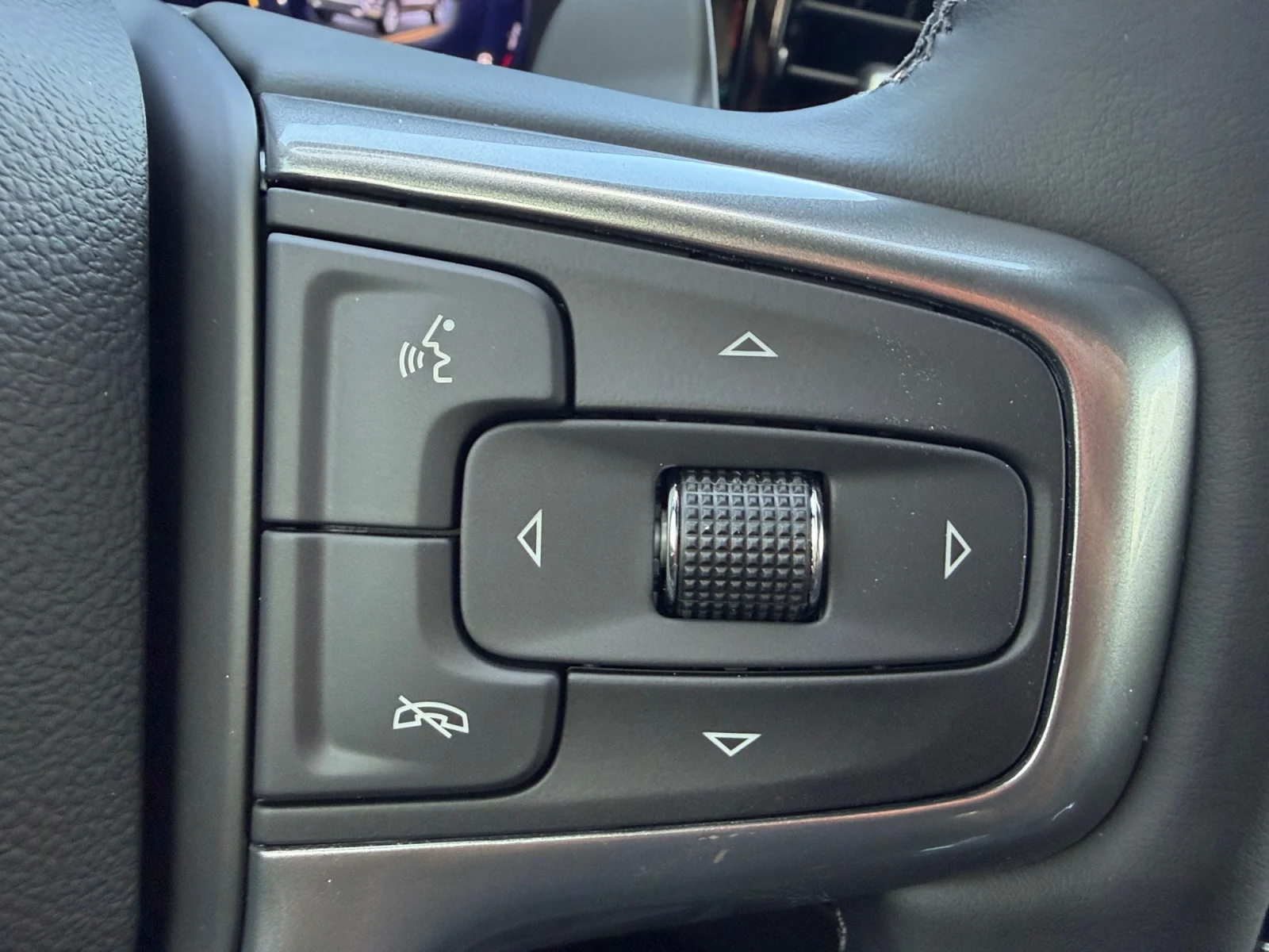 New 2026 Summit White Chevrolet LT image 23