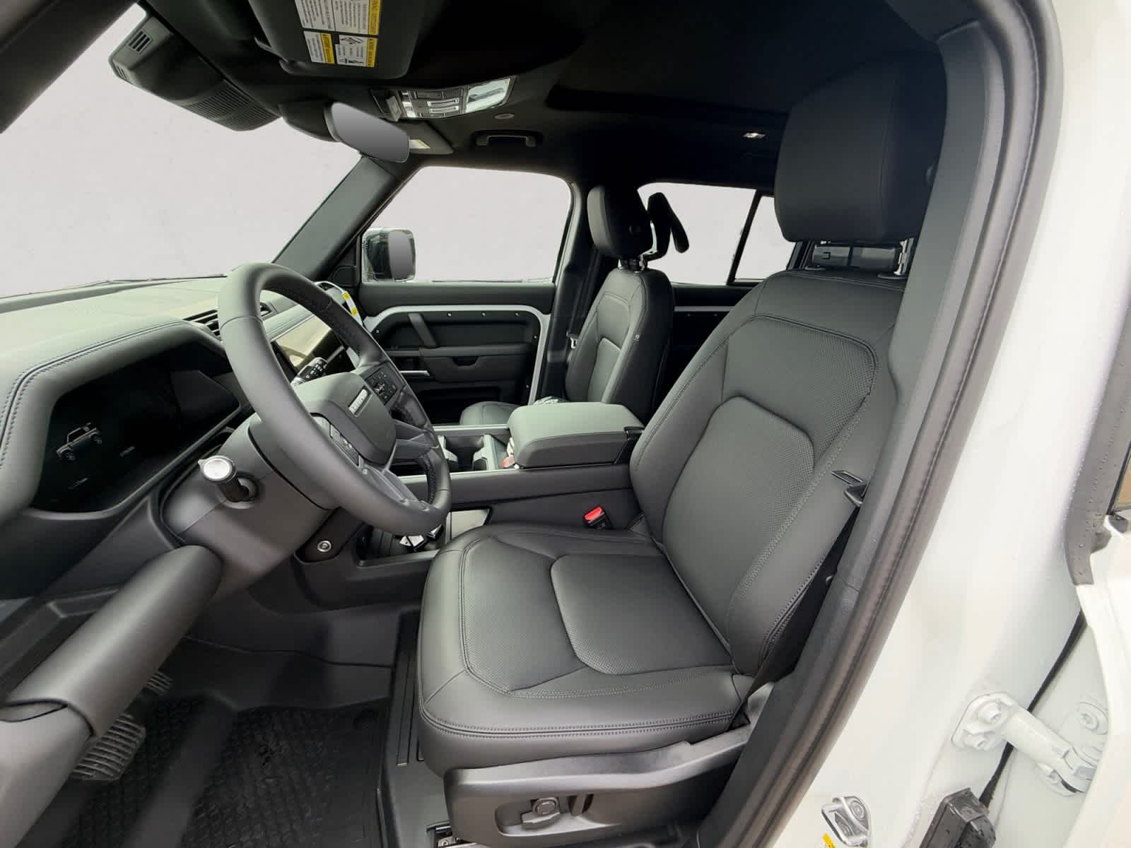 New 2026 Fuji White Land Rover X-Dynamic SE image 9