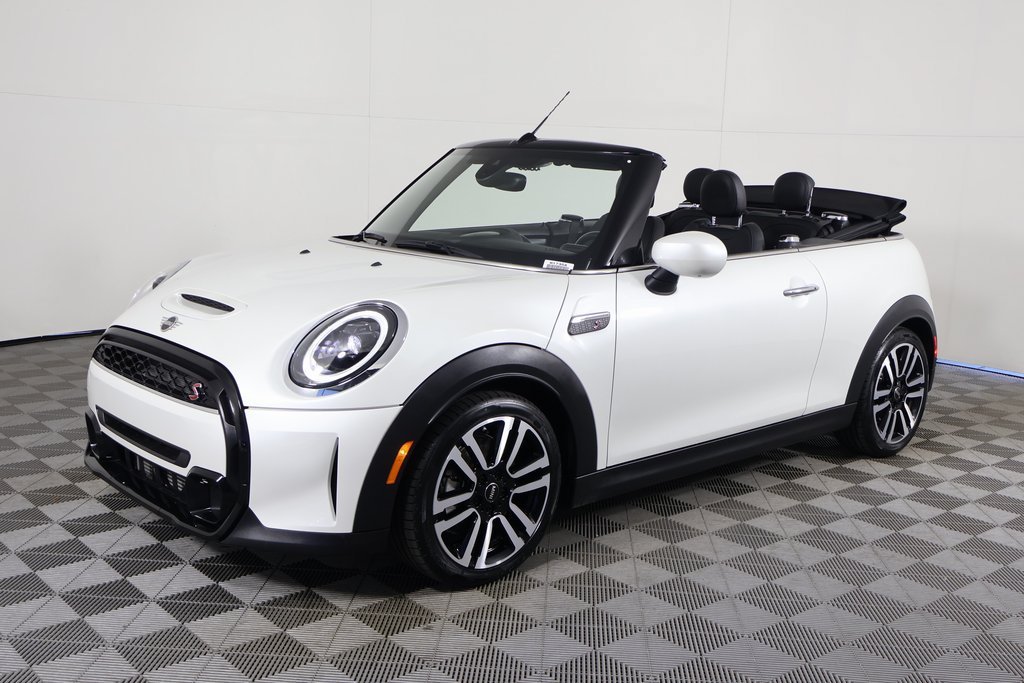 Certified Used 2024 White MINI  image 7