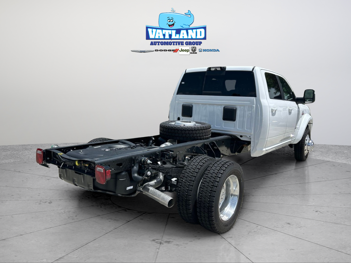 New 2026 Bright White Clear-Coat Exterior Paint RAM Tradesman image 5