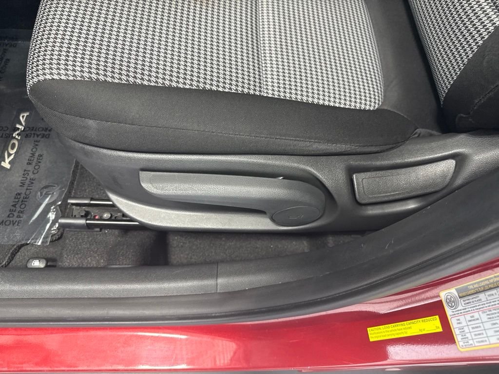 Used 2021 Red Hyundai SE image 13
