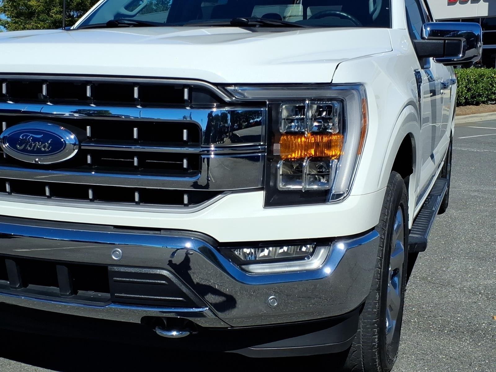 Used 2021 Star White Metallic Tri-Coat Ford LARIAT image 15