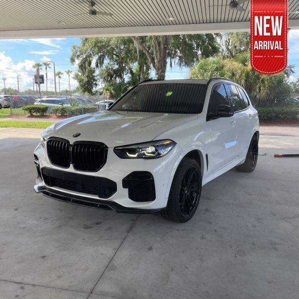 Used 2022 Alpine White BMW sDrive40i image 1