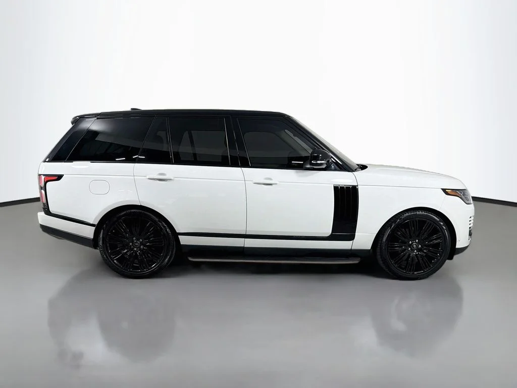 Used 2022 White Land Rover Westminster image 4