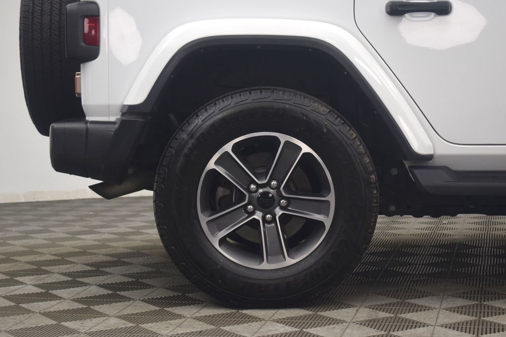 Used 2023 White Jeep Sahara image 23