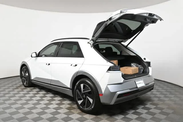 New 2026 Atlas White Matte Hyundai Limited image 9
