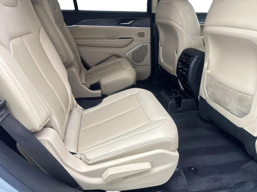 Used 2022 Silver Jeep Limited image 45