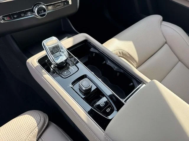 New 2026 Aurora Silver Volvo Ultra image 28