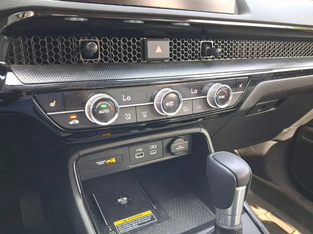 Used 2025 White Honda EX-L image 28