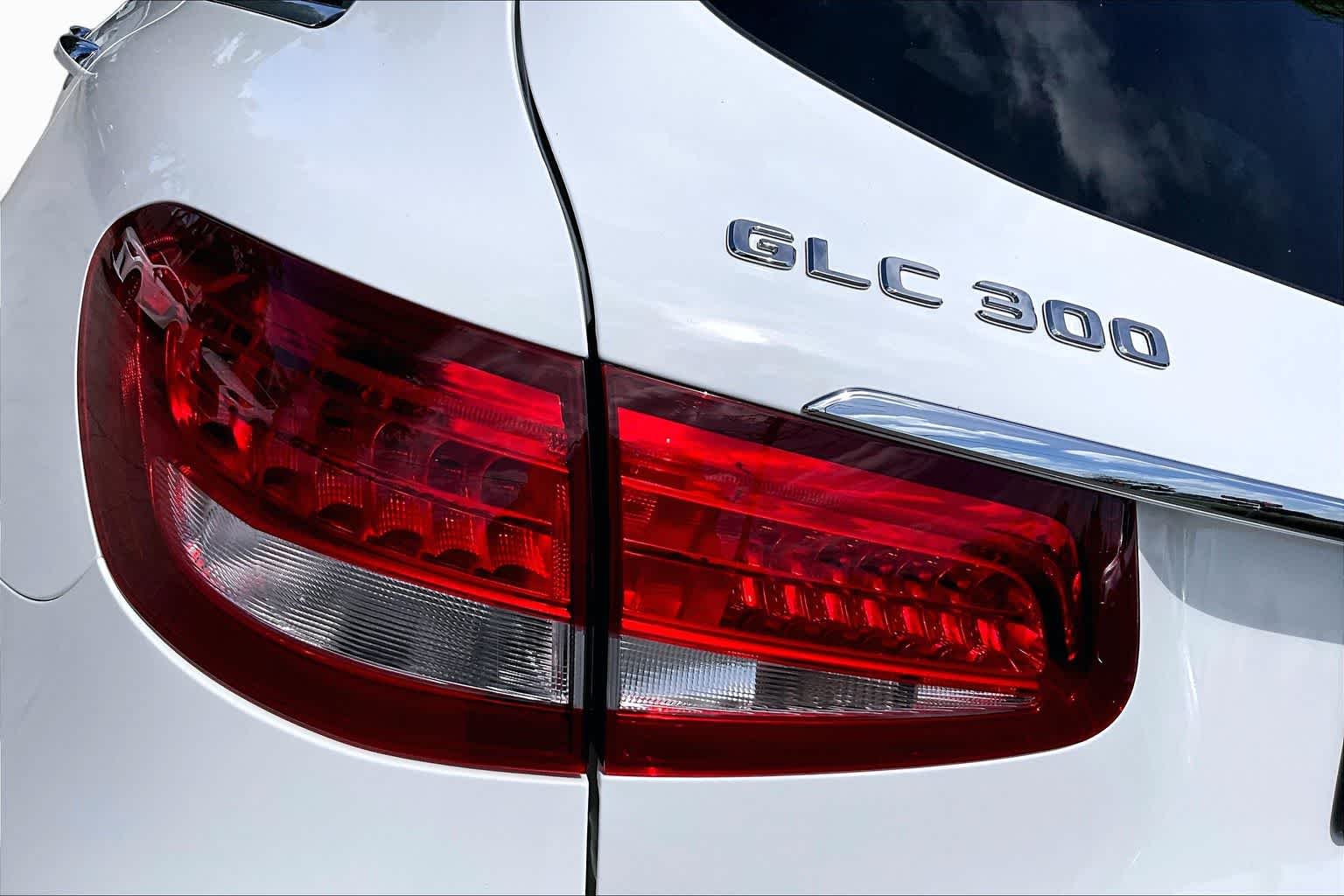 Used 2019 Polar White Mercedes-Benz GLC 300 image 29