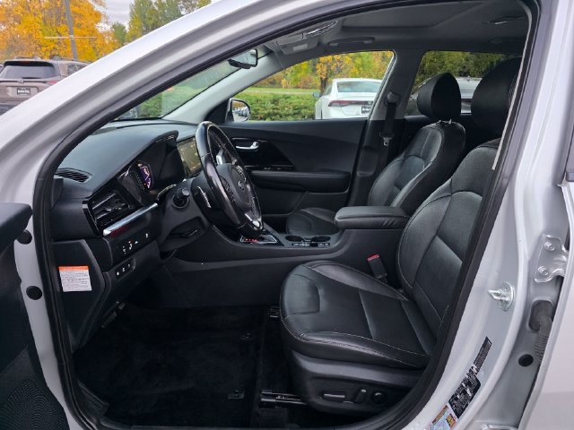 Used 2020 Silky Silver Kia EX Premium image 16