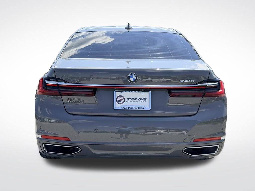 Used 2021 Gray BMW 740i image 6