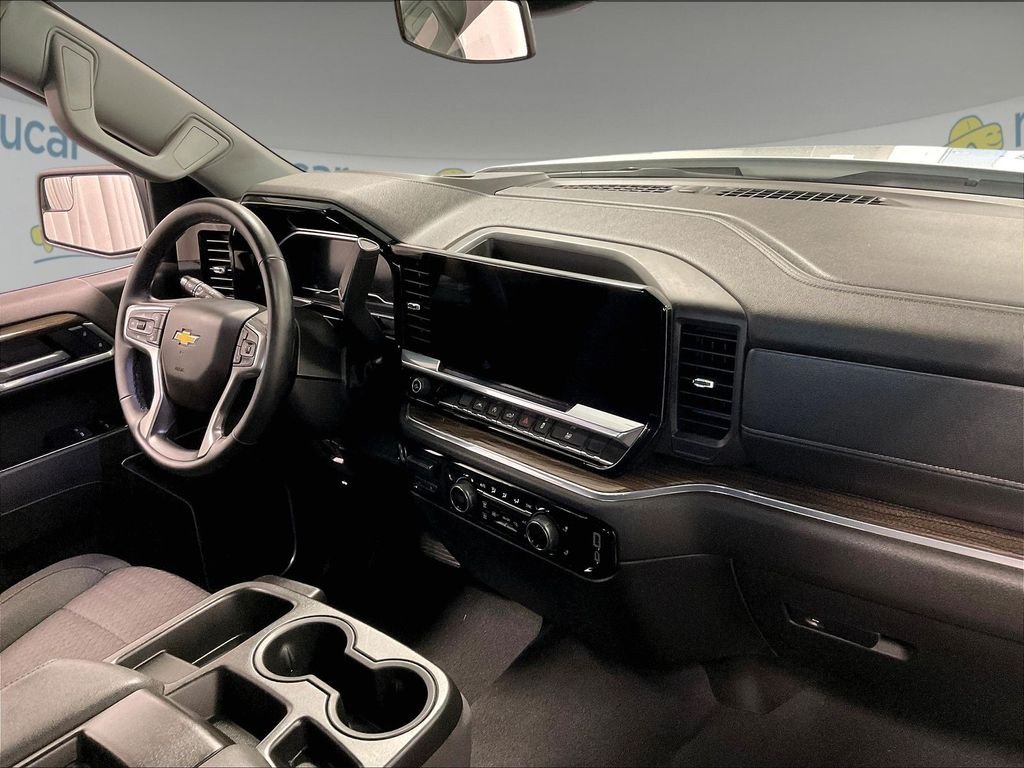 Used 2025 Summit White Chevrolet LT image 14