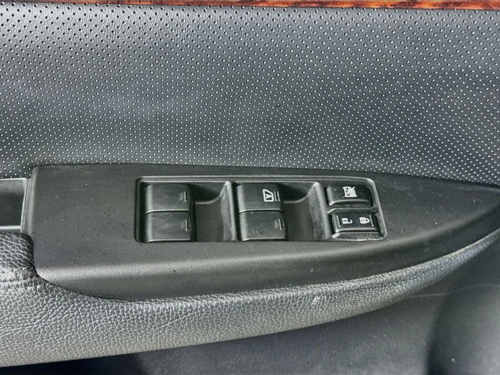 Used 2011 Gray Subaru 3.6R image 20