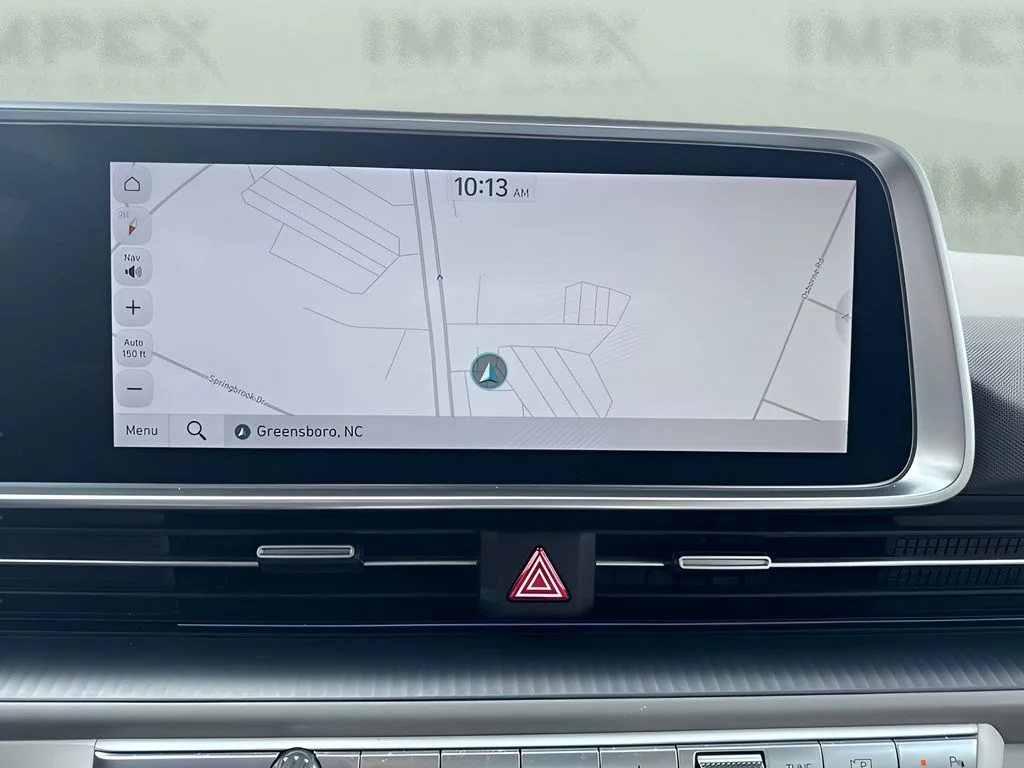 Used 2025 White Hyundai SEL image 19