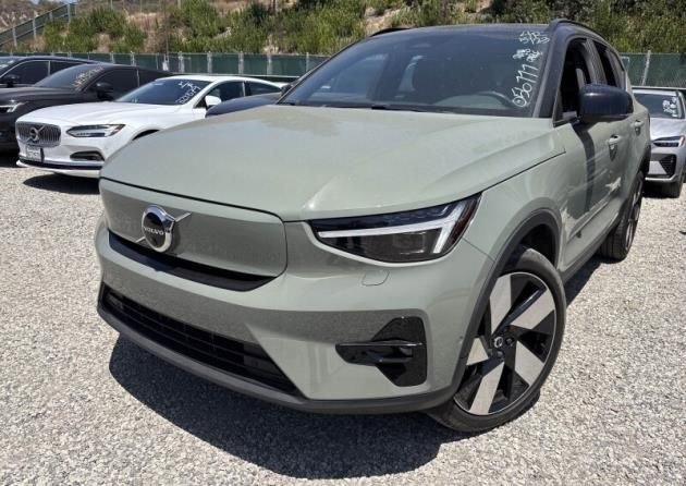 Used 2023 Sage Green Metallic Volvo Ultimate image 1
