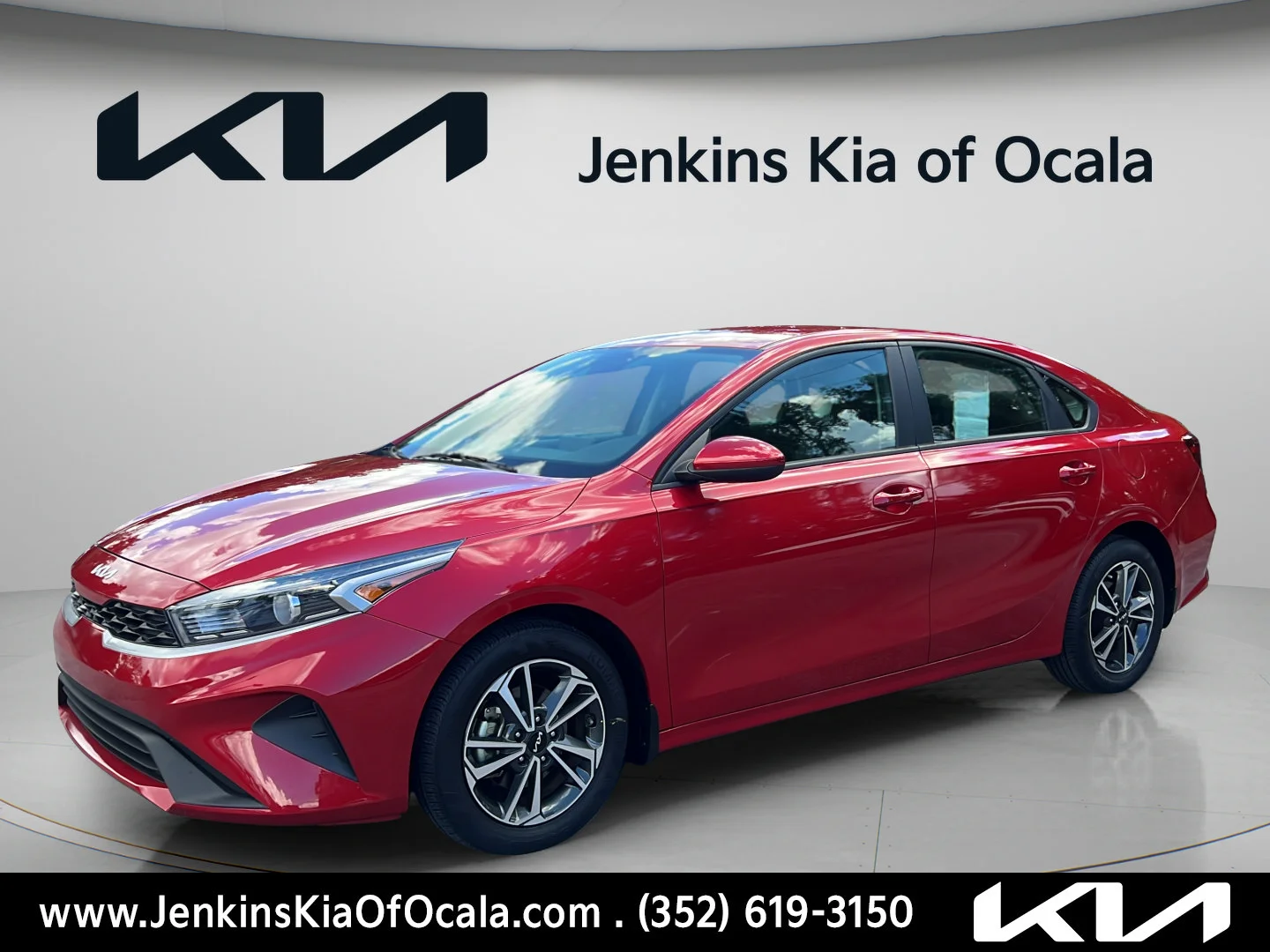 Used 2024 Currant Red Kia LXS image 7