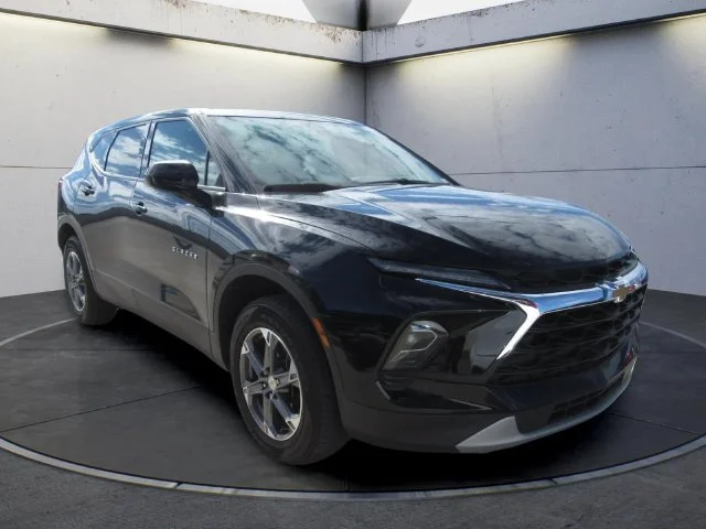 Used 2023 Black Chevrolet LT image 2