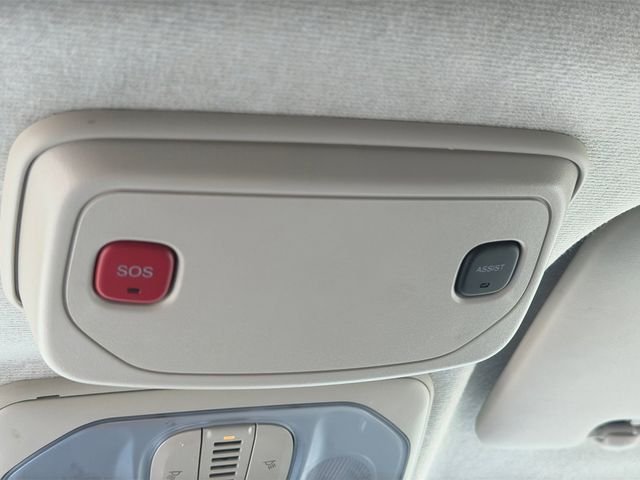 Used 2025 White Ram Base image 24