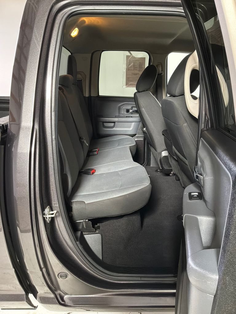 2024 RAM Ram 1500 Classic SLT - Photo 16