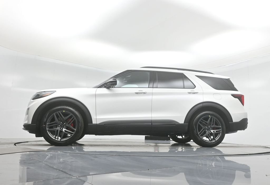 New 2025 Star White Metallic Tri-Coat Ford ST image 57