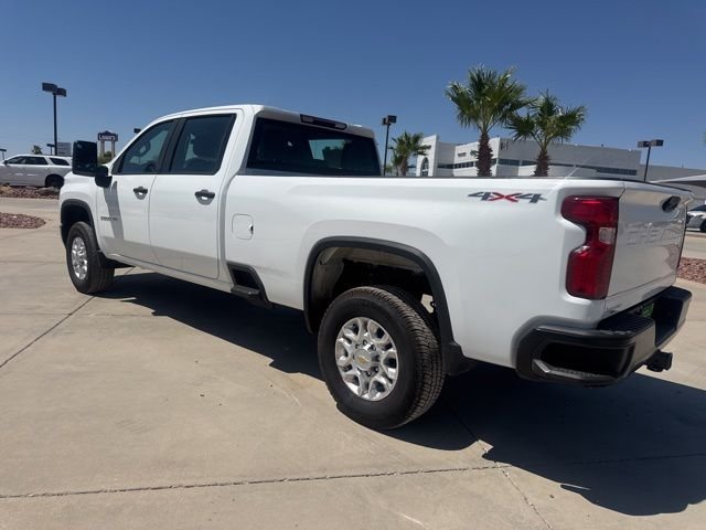 Used 2022 White Chevrolet  image 3
