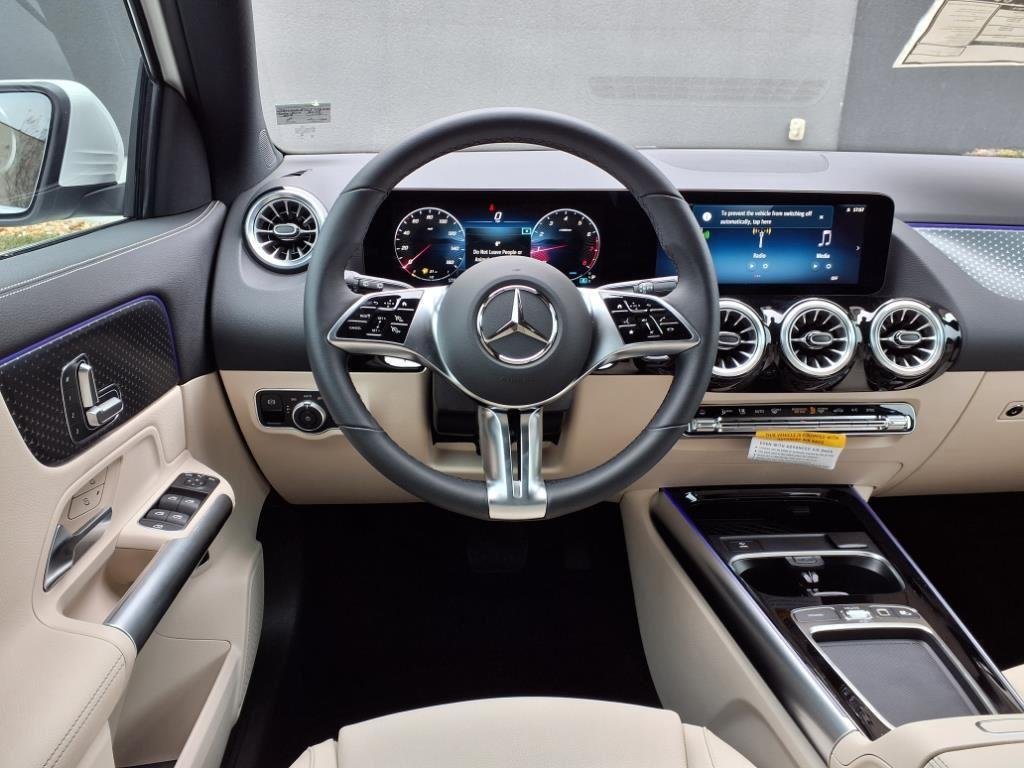 Used 2025 Polar White Mercedes-Benz GLA 250 image 14