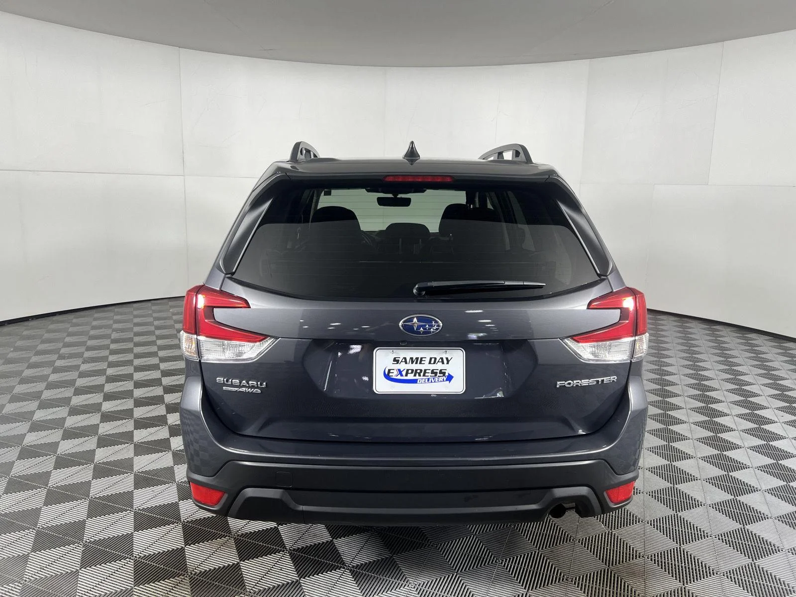 Used 2024 Magnetite Gray Metallic Subaru Premium image 7