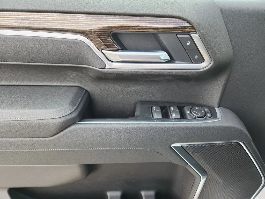 New 2026 Summit White GMC Elevation image 19