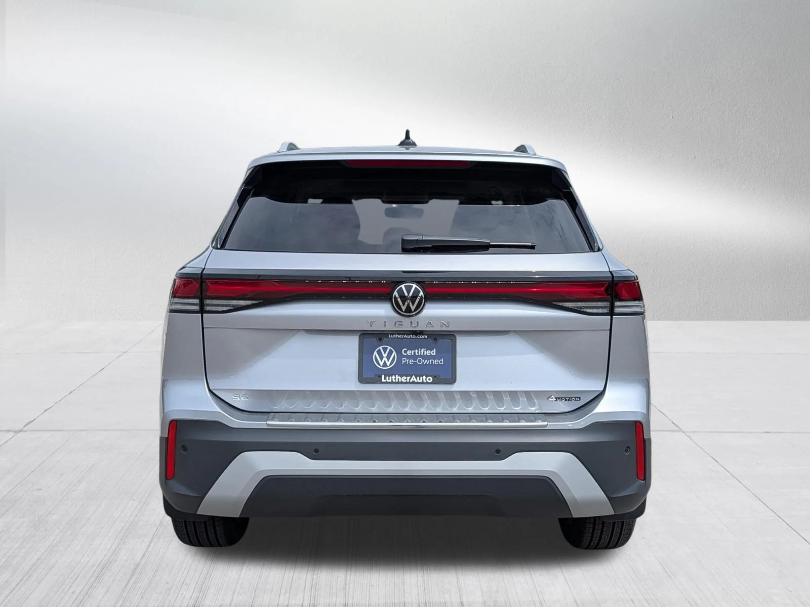 Certified Used 2026 Pyrite Silver Metallic Volkswagen SE image 6