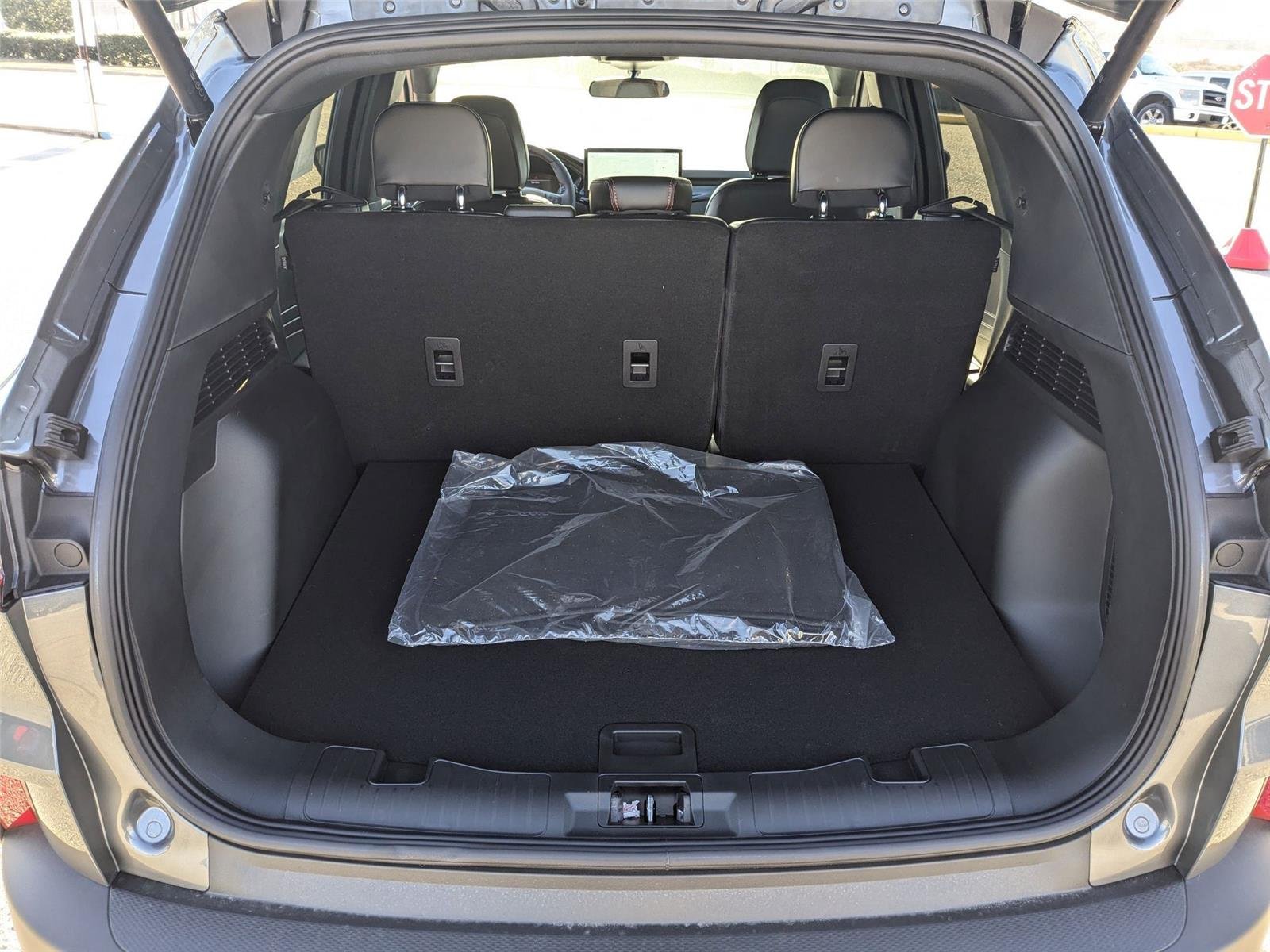 New 2025 Carbonized Gray Metallic Ford ST-Line image 37
