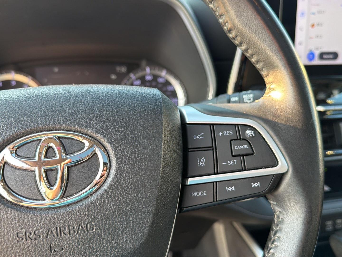 Used 2023 Celestial Silver Metallic Toyota XLE image 23