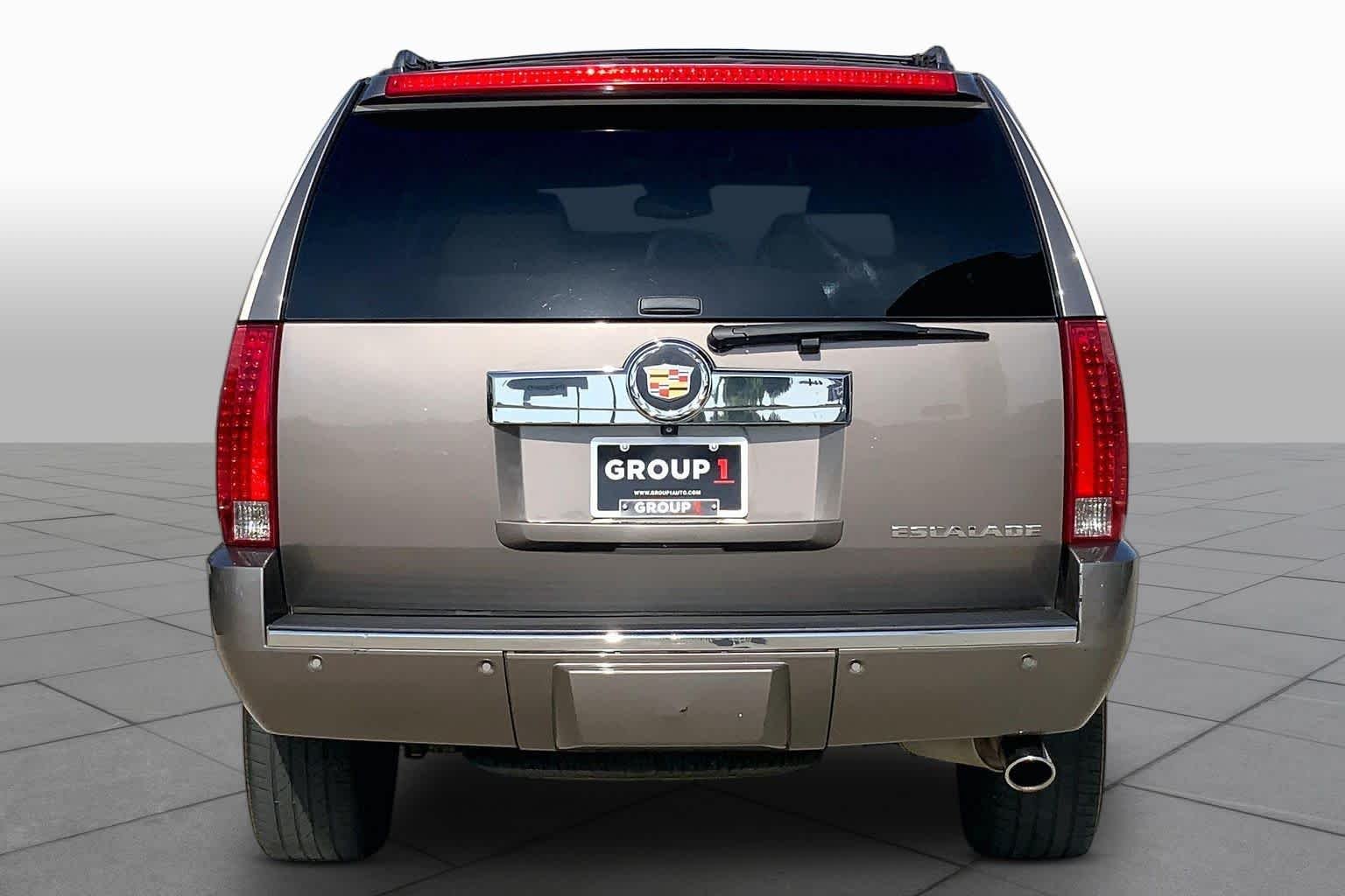 Used 2014 Mocha Steel Metallic Cadillac Luxury image 4