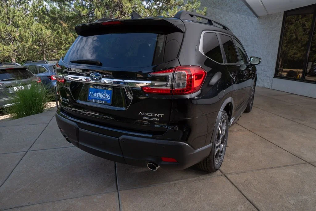 New 2026 CRYSTAL BLACK SILICA Subaru Limited 7-Passenger image 6