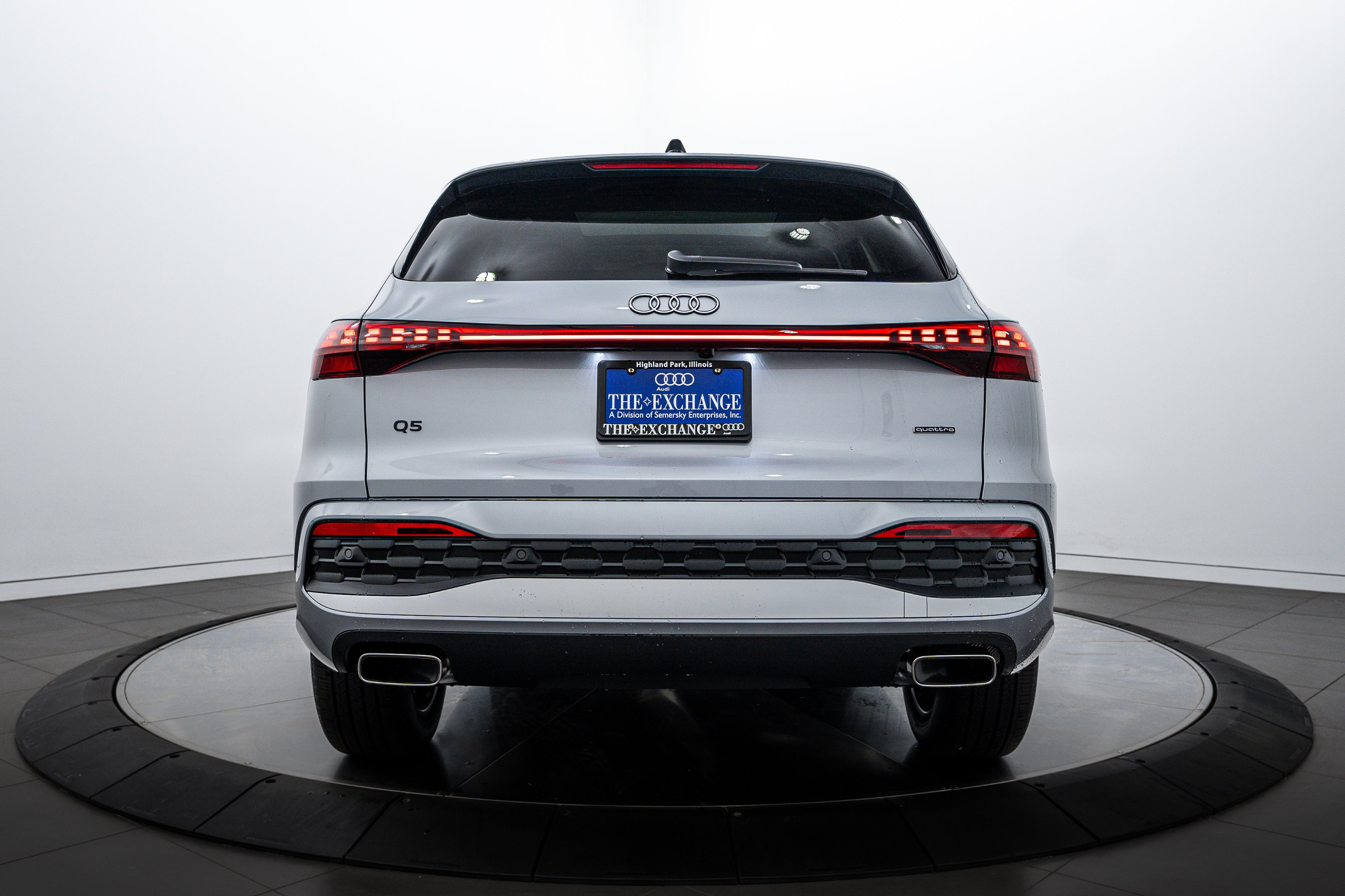 Used 2025 Florett Silver Metallic Audi Premium Plus image 20