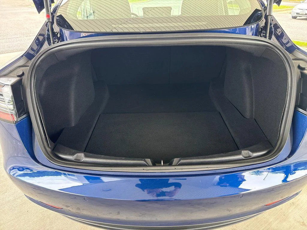 Used 2018 Deep Blue Metallic Tesla Long Range image 25