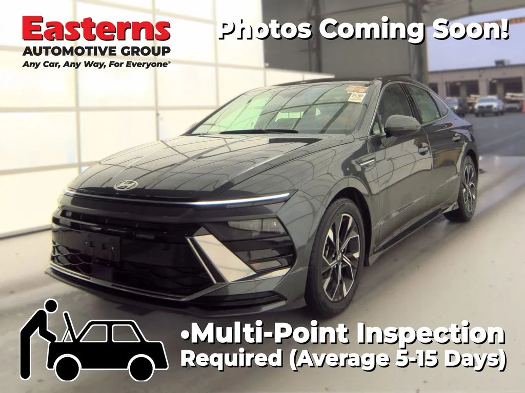 Used 2025 Gray Hyundai SEL image 1