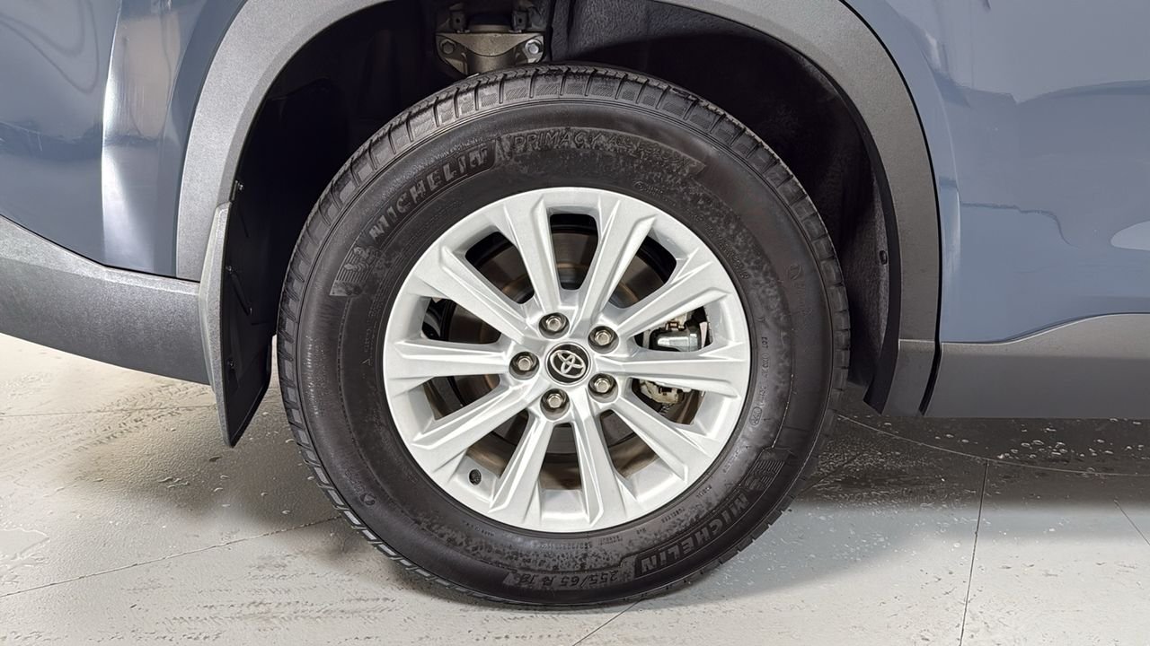 Certified Used 2024 White Toyota XLE image 23