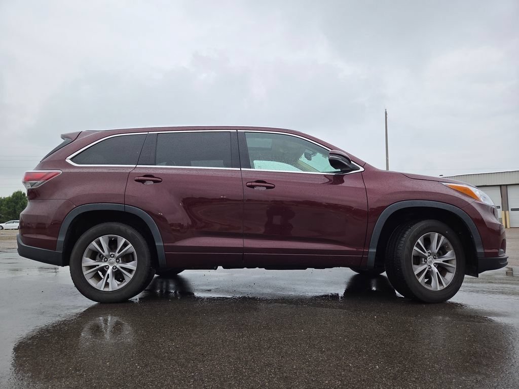 Used 2015 Ooh La La Rouge Mica Toyota XLE V6 image 26